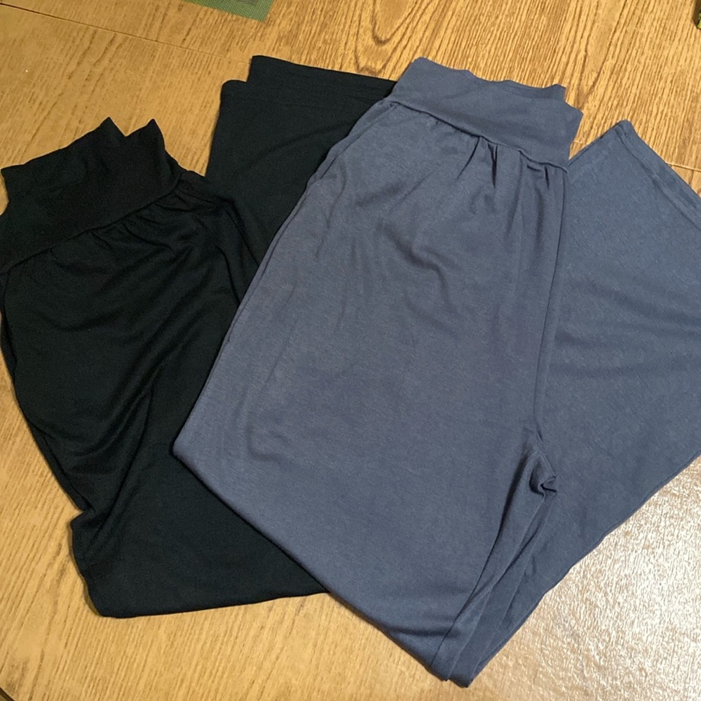 2 pairs lounge pants, black/gray